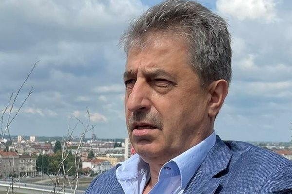 Цветан Василев с европейска заповед за арест