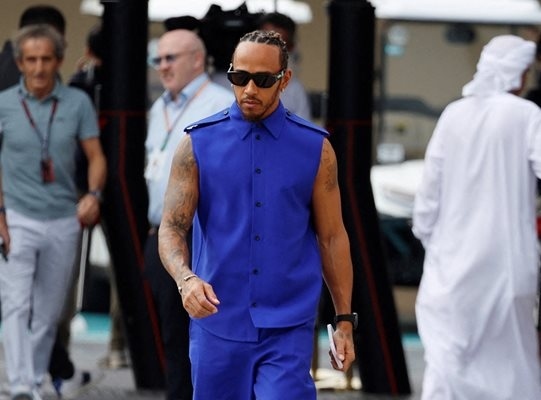 Официално: Ферари взема Хамилтън