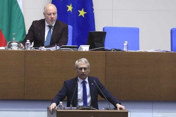 Денков: Време е с Борисов да започнем да си говорим директно, а не през медиите