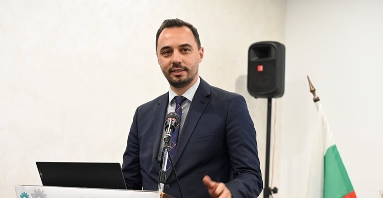 На 05 февруари  министърът на икономиката и индустрията Богдан Богданов