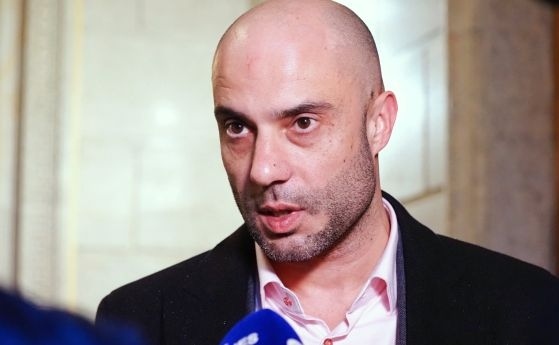 Шефът на КЗП: Не е резонно телекоми да индексират договори, сключени в края на 2023 г.