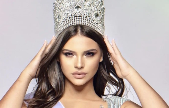 16-годишна красавица стана Мис Свят България (СНИМКИ)