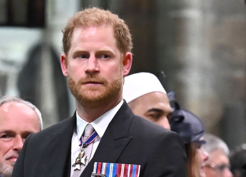 След диагнозата на краля: Хари се прибира в Обединеното кралство