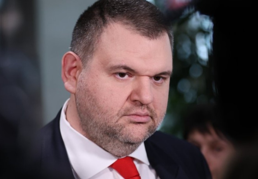 Пеевски внесе сигнал до главния прокурор, свързан с частния съдийски клуб на Божанов