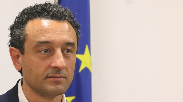 Лорер смята, че Денков трябва да е външен министър, въпреки това не е притеснен за ротацията