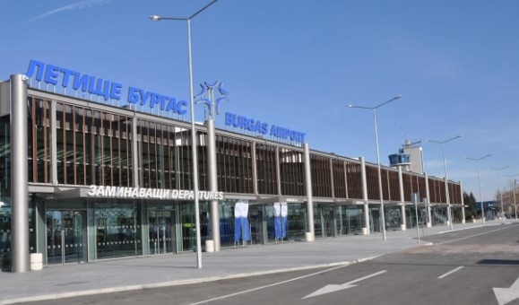 Временно затварят летище Бургас