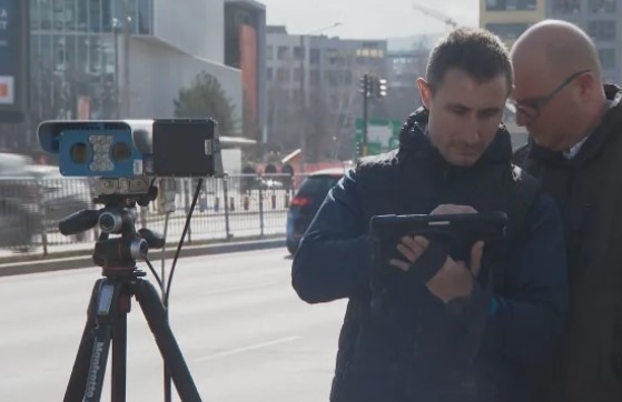 МВР пуска камери с изкуствен интелект, ще снимат колите нарушители в три ленти едновременно