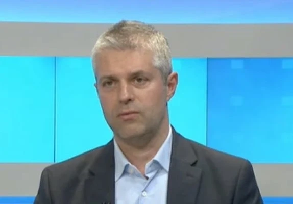 Кметът на Варна недоумява как е бил назначен служител в общината с криминално минало