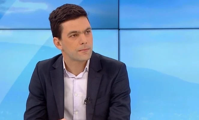 Никола Минчев: Няма имена на политици в списъка с посещавали клуба на Нотариуса