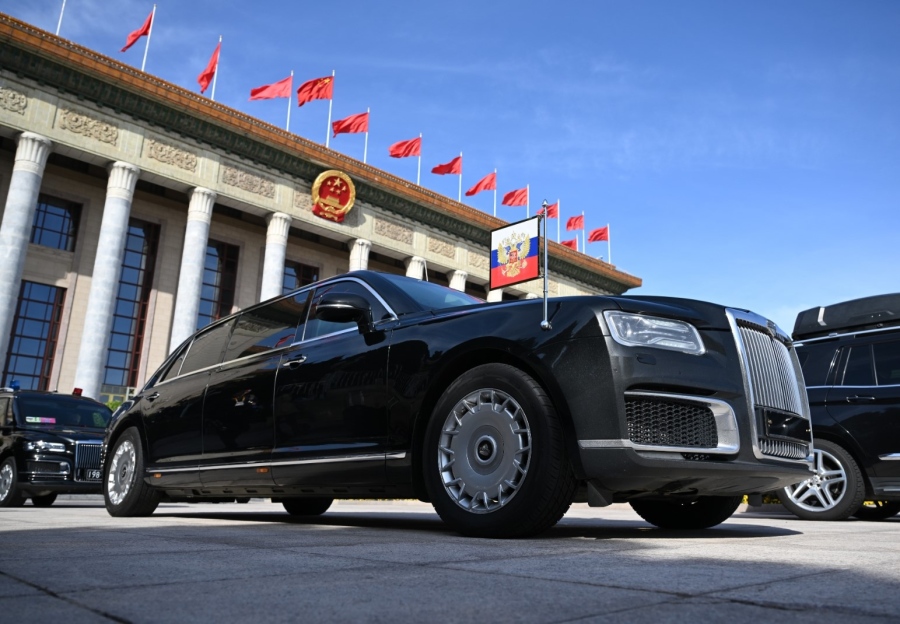 Путин е подарил на Ким Чен Ун автомобил руско производство  