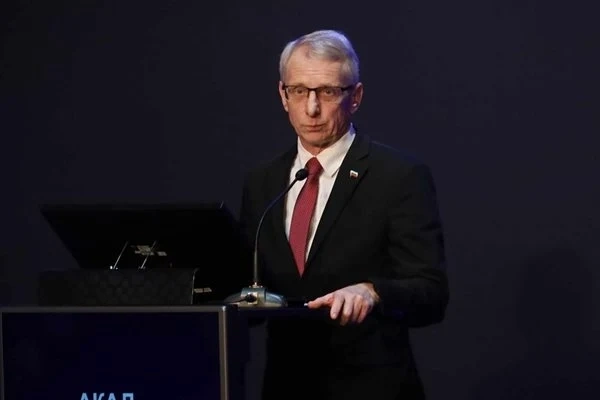 Николай Денков пред Би Би Си: Никой няма намерение да разваля правителството
