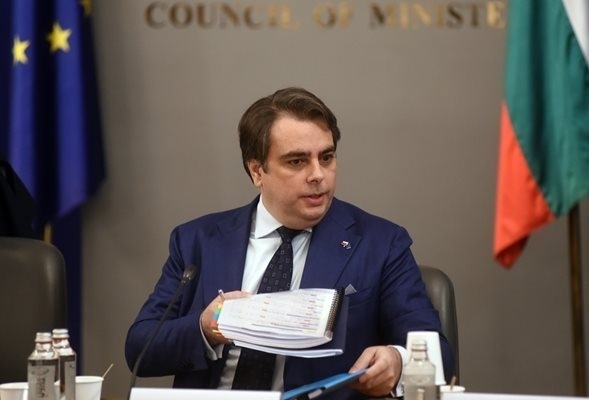 Асен Василев: Към 19 февруари сме събрали 685 млн. лева повече данъци, мита и осигуровки