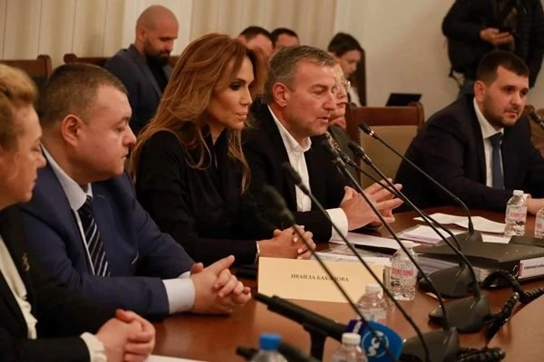 Нотариуса казал на Ивайла Бакалова, че е близък с главния прокурор и заместниците му