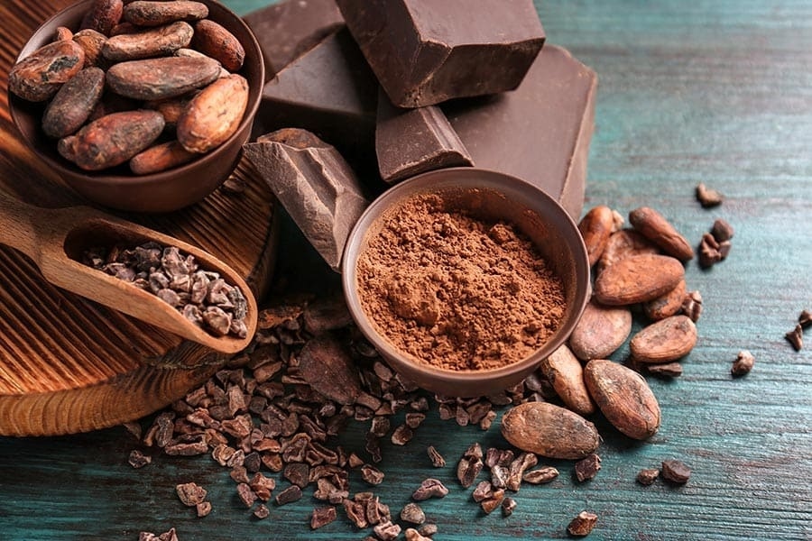 Какаото с рекордни цени, производители намаляват шоколада в десертите 