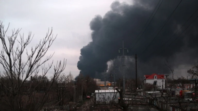 Одеса отново е атакувана с дронове, чуха се силни експлозии