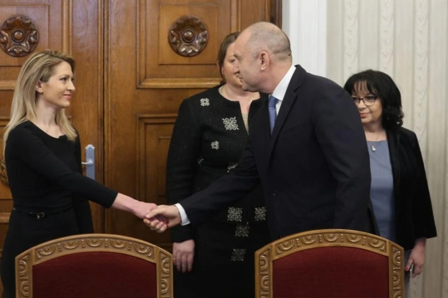 Радев на консултациите с ГЕРБ-СДС: Комуникацията между партиите съживи призрака на предсрочните избори
