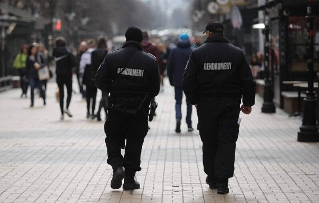 Вътрешният министър: Засилваме полицейското присъствие в центъра и някои райони на София