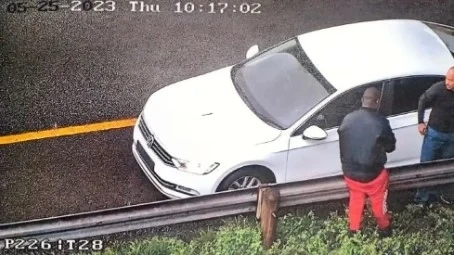 Издирват двама мъже за убийството на Къро в Кейптаун, заснети са на местопрестъплението (СНИМКИ)