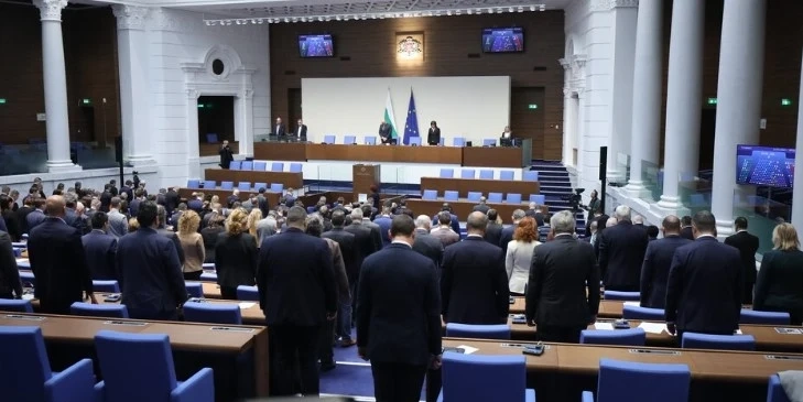 Минута мълчание в парламента в памет на патриарха