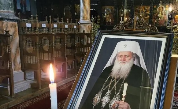 Днес и утре са дни на траур в памет на българския патриарх Неофит