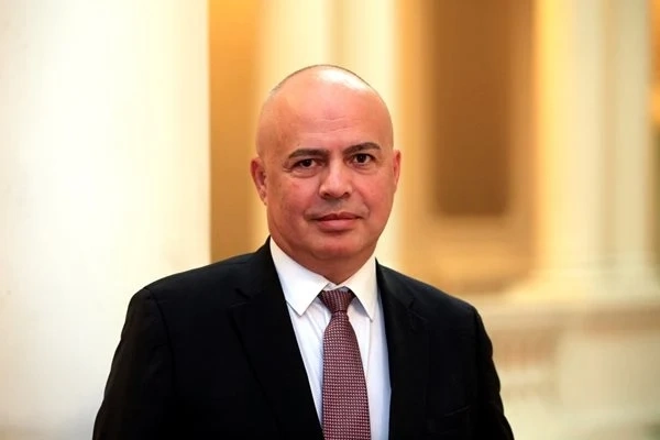 БСП: Целта беше Борисов да извие ръцете на Промяната, а те да му се молят