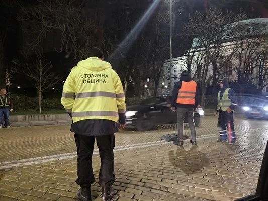 Продължава пренареждането на жълтите павета в София