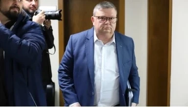 И Сотир Цацаров не познава Нотариуса, а Пепи Еврото започнал кариерата си не при него, а при Борис Велчев