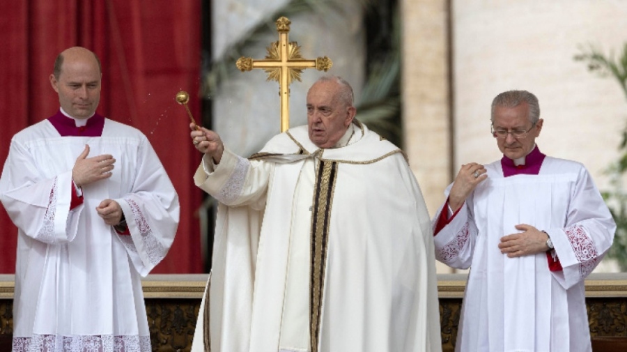 Папа Франциск: Мирът не се гради никога с оръжия, а с протягане на ръце и с отваряне на сърцата