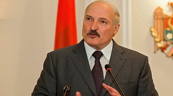 Лукашенко подписа закон за уведомяване за призоваване на военна служба чрез SMS