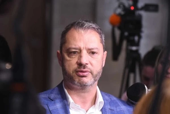 Делян Добрев: Аз съм бил свидетел на задушевни срещи на Денков и цялата Промяна с Пеевски