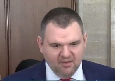 Делян Пеевски: Целият елит на ПП-ДБ е на снимки с контрабандисти