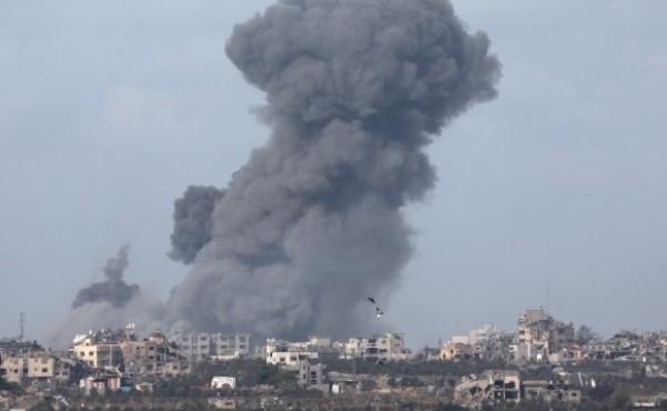 При удар по бежански лагер в Газа са убити 13 души, седем от тях деца