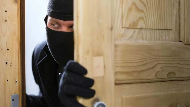 Свещеник отсече с мачете ръцете на крадец, опитал да ограби църква 