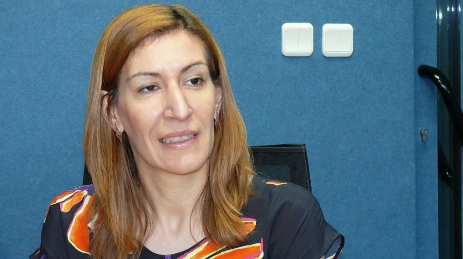 Ангелкова: Аз ли съм, не съм ли? За разпитите и още нещо