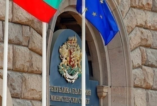 Освободени са трима заместник-министри