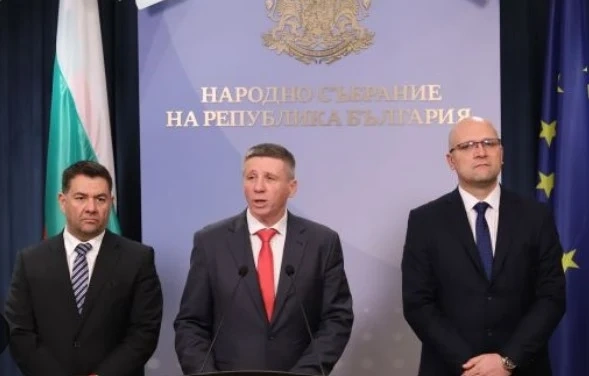 Отцепниците от парламентарната група на Възраждане отиват на избори с Български глас