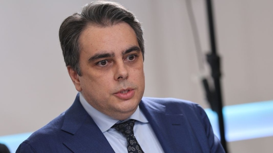 Асен Василев: Учуден съм, че Пеканов- два пъти министър с ресор Плана за възстановяване, дори не го е прочел