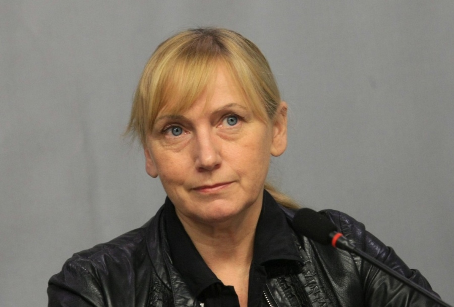 Елена Йончева загуби данъчно дело за 58 000 лв.