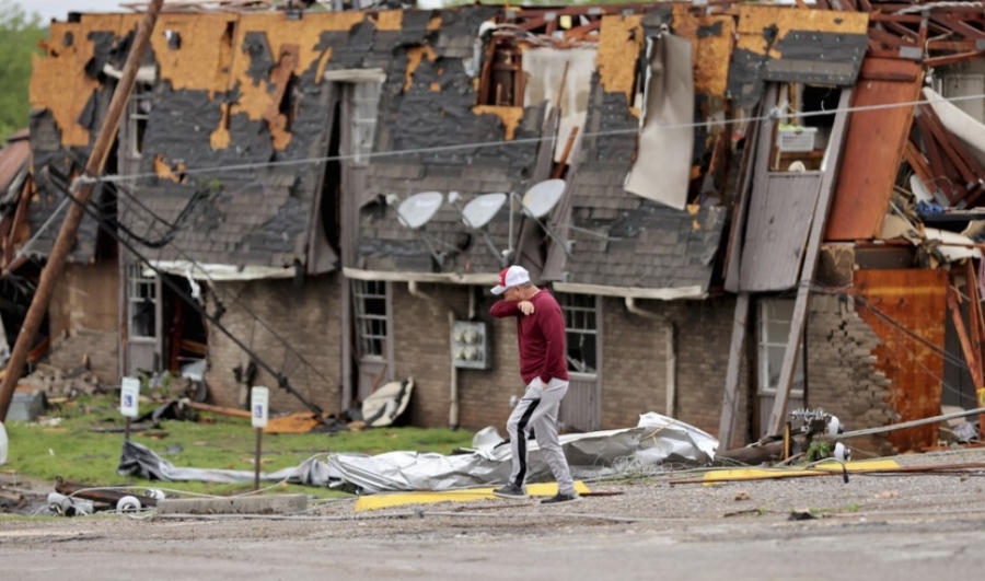 Мощно торнадо в Оклахома отне живота на четирима души, сред тях е и бебе