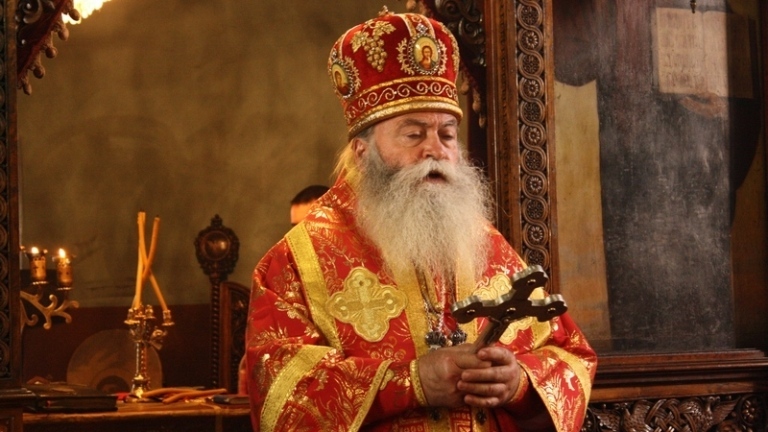 Ловчанският митрополит Гавриил: На този ден Господ е страдал, за да ни изкупи от греховете ни, да ни докаже колко много обича човека