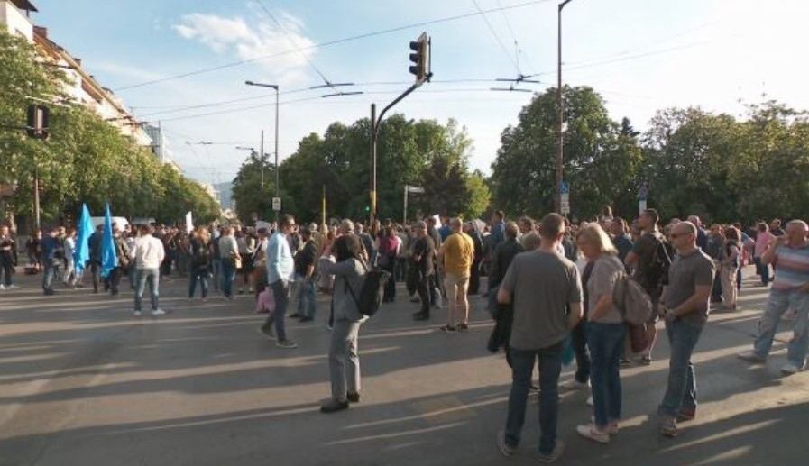 Протест в центъра на София заради промените по бул. Витоша