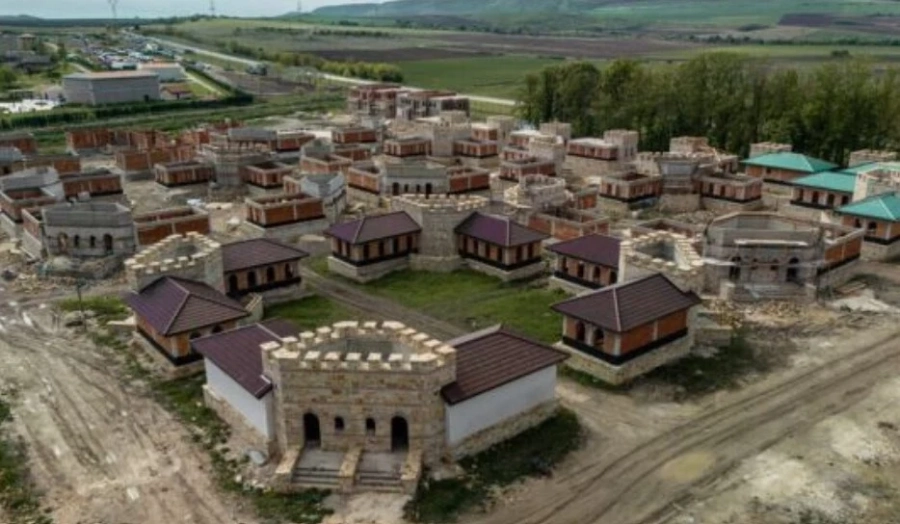 Исторически парк или държава в държавата, на която самата държава не обръща внимание