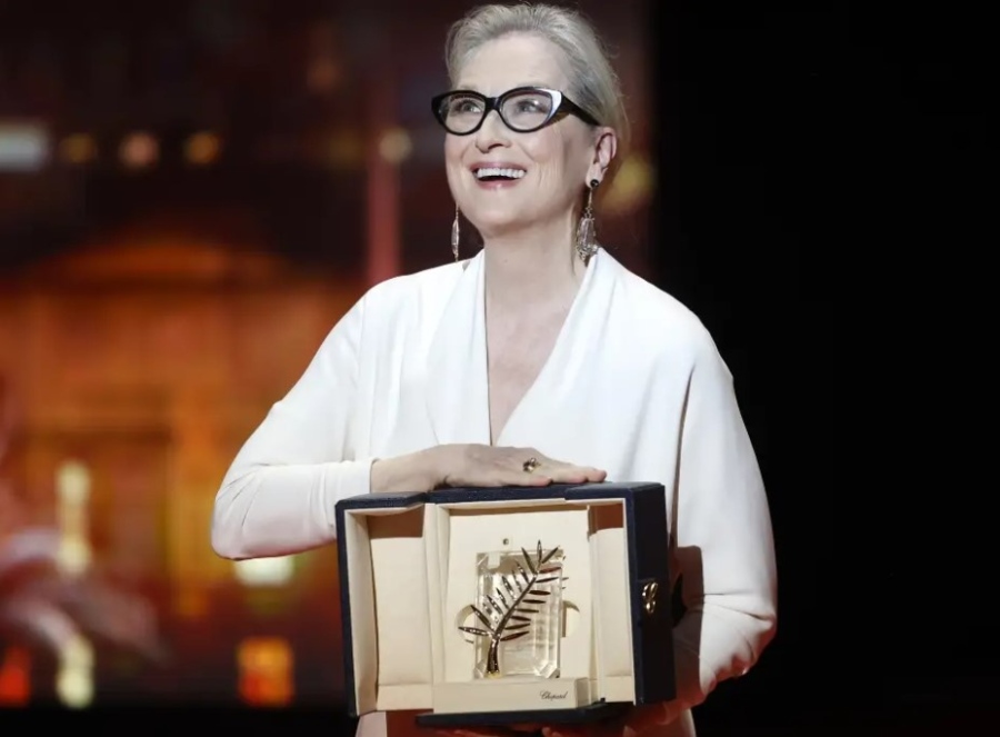 Мерил Стрийп получи почетна Златна палма на откриването на 77-ия кинофестивал в Кан