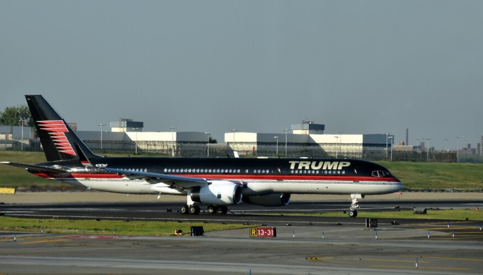 Частният Боинг 757 на Доналд Тръмп е ударил друг корпоративен самолет