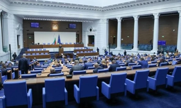 Свикват Народното събрание извънредно
