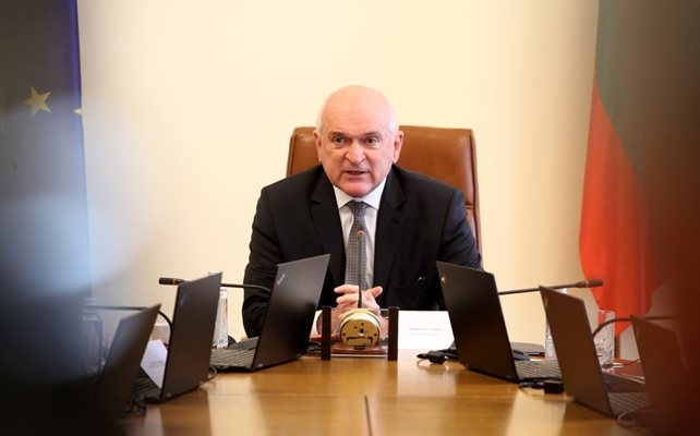 Премиерът Димитър Главчев поиска от министъра на регионалното развитие и благоустройството Виолета