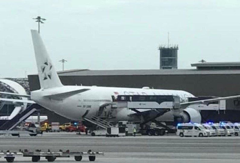 Силна турбуленция уби един и рани близо 30 души при полет от Лондон до Сингапур (СНИМКИ)