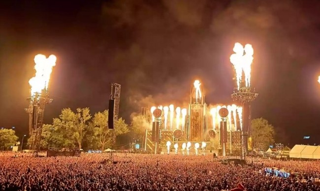 Култовата немска метъл група Rammstein изнесе двата си концерта в
