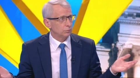 Денков за билборда с Борисов и Пеевски: Ако ме глобят, нека глобят и Борисов и Пеевски