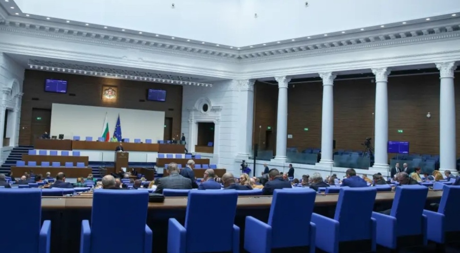 ПП-ДБ внесоха искане за извънредно заседание на Народното събрание